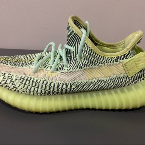 Men’s adidas Yeezy Boost 350 V2 Yeezreel Non-Reflective Kanye West Size 8.5 - Picture 3 of 14